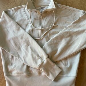 Women’s slightly cropped old navy sweatshirt